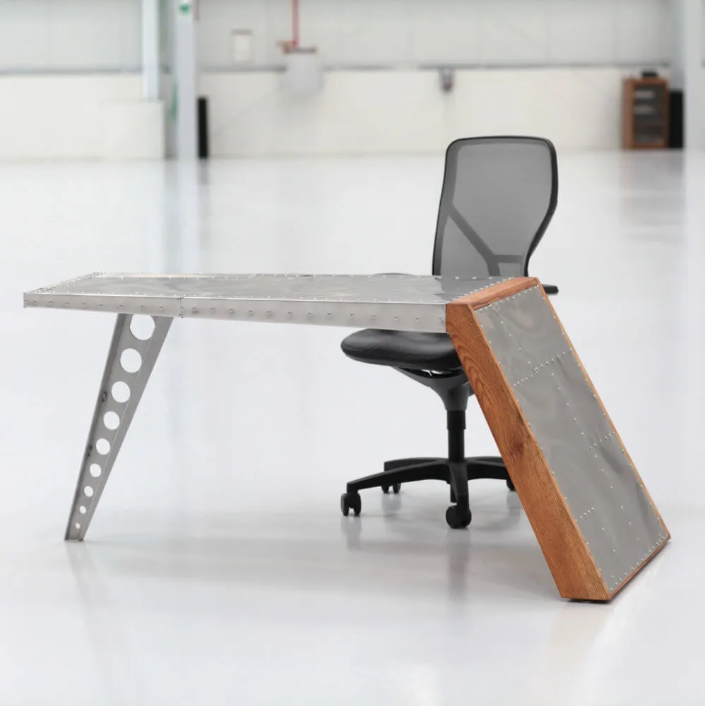Стол Aviator Aero World War I Airfoil Desk